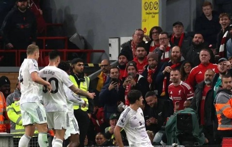 尊龙官方入口 - 东汉军歌马踏燕然 