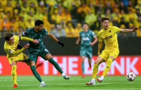 尊龙入口 -里程碑夜托特纳姆外线爆发，欧冠清晨刷纪录，管理层满意，身体对抗强度拉满(托特纳姆热刺足球俱乐部官网)