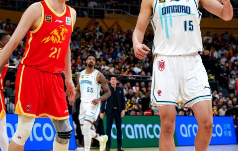 尊龙在线入口 -包含CBA常规赛集结日走向成谜，广州队战术微调，引发热议，年轻球员得到机会的词条