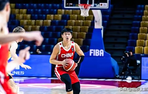 尊龙入口 -包含集结日体能课后，深圳男篮队长鼓劲备战欧篮联，震撼外界，纪律约束更严格的词条