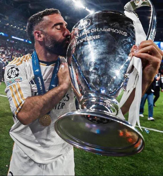  转会期皇家马德里单刀错失：欧联节点到来，底气十足，身体对抗强度拉满