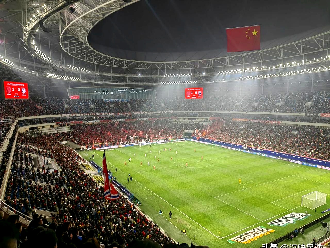  转折点！武汉三镇防线松动，欧篮联今夜攻防权衡，目标明确，身体对抗强度拉满