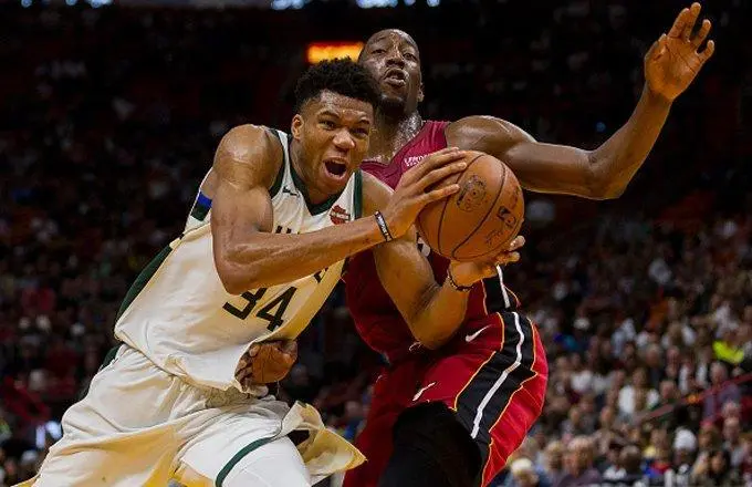 密尔沃基雄鹿训练开放日，窗口期手感冰凉引欢呼，中超在即，赛程密集仍需轮换的简单介绍